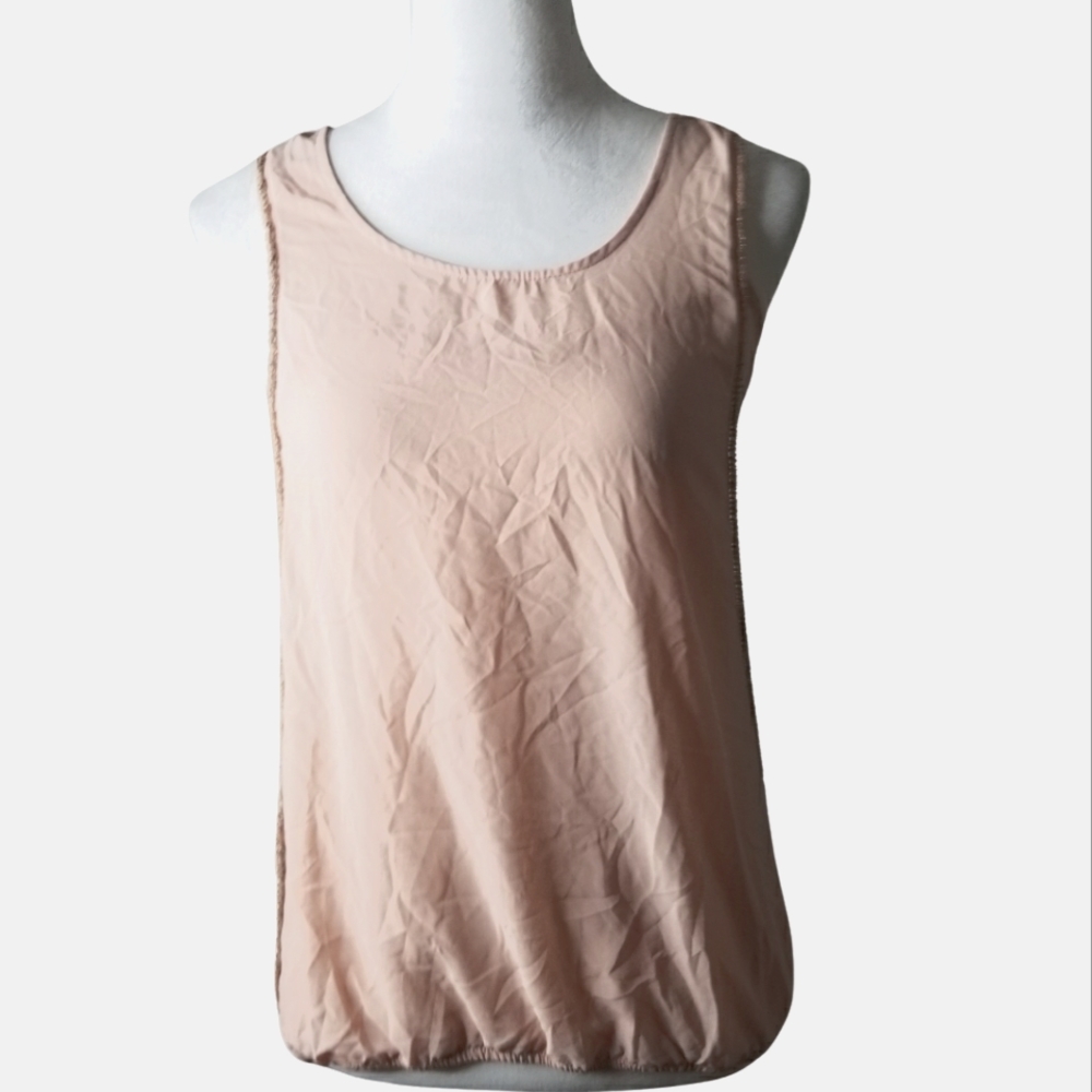 🦋Doe & Rae Layered Keyhole Beaded Trim Top